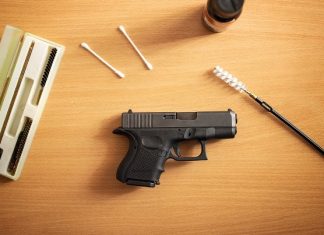 U naselju Pojske kod Zenice slučajno ranjena žena prilikom čišćenja oružja Pribor I Sredstva Za Ciscenje Or