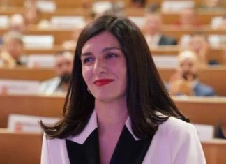 Sabina Ćudić nova predsjednica Naše stranke: Tražit ću čestitost, hrabrost i tvrdoglavi otpor primitivizmu Sabina