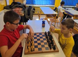 U Zenici započeo projekat “Škola šaha – šah u škole” (FOTO) Škola šaha