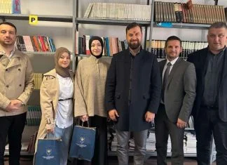 Učenice Medrese na prijemu kod ministra Mušije Učenice Medrese Na Prijemu Kod Ministra Mušije