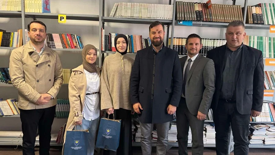 Učenice Medrese Na Prijemu Kod Ministra Mušije