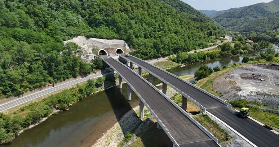 Dionica Poprikuse Nemila Foto Au