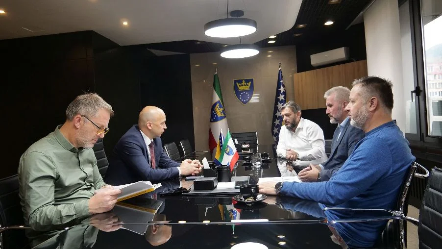 Premijer Pivić se sastao sa predstavnicima Saveza bošnjačkih nevladinih organizacija BiH
