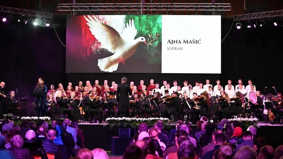Gala koncert “Narodu Palestine” ispunio Arenu “Husejin Smajlović” u znak podrške palestinskom narodu (FOTO)