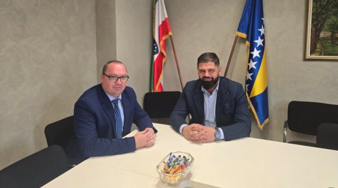 Ministar Adnan Sirovica I Direktor Zavoda Zdravstvenog Osiguranja ZDK Ahmed Kasap