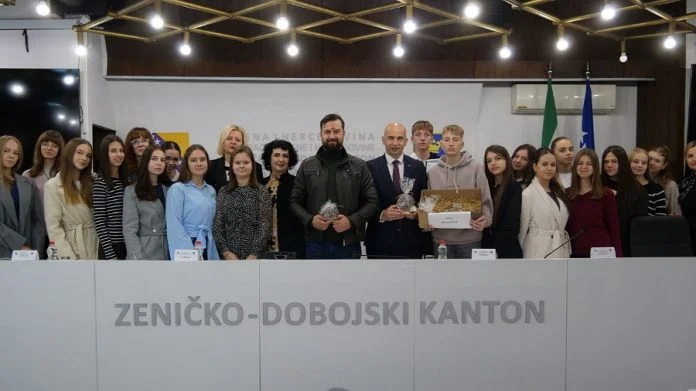 Premijer Pivić Ugostio Učenike Zeničkih škola