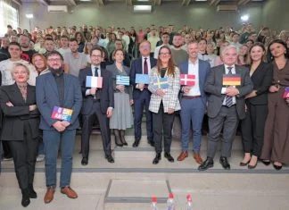 Studenti iz Zenice i Tuzle razgovarali o energetskoj budućnosti BiH (FOTO) Studenti Iz Tuzle I Zenice Razgovarali O Energetskoj Budućnosti BiH