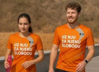 Uz Nju Za Njenu Slobodu