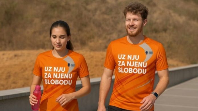 Uz Nju Za Njenu Slobodu