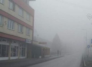 U Kaknju obustavljena nastava zbog ekstremno zagađenog zraka U Kaknju Obustavljena Nastava Zb