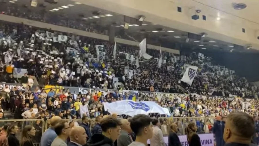 Sramotna skandiranja dijela navijača BiH obilježila utakmicu u Skenderiji (VIDEO)