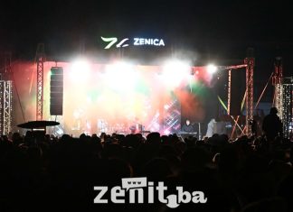 Hiljade građana na Kamberovića polju u Zenici dočekale Novu godinu (FOTO) 24131