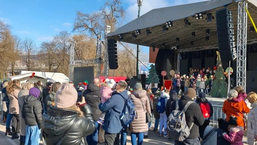 Najmlađi Zeničani uz Djedicu i vilenjake proslavili Novu godinu