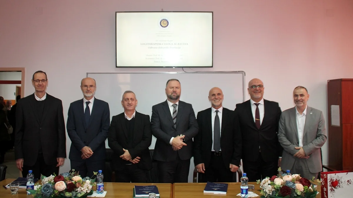 600906103 1422552979233604 249054275871893671 N