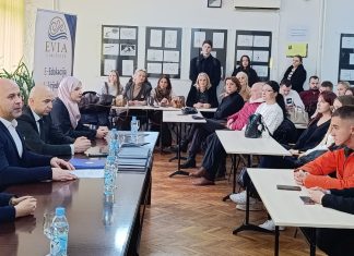 Premijer Pivić razgovarao sa mladima: Zajedno za bolji ZDK