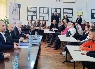 Premijer Pivić razgovarao sa mladima: Zajedno za bolji ZDK