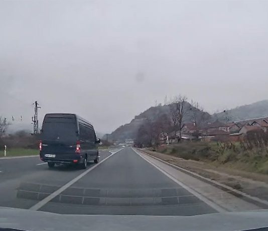 Preticanje Na Punoj Liniji M 17 Zenica