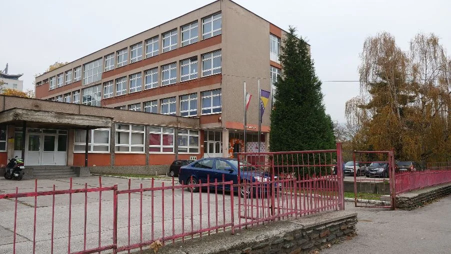 U Prvoj gimnaziji Zenica uveden izvođač radova za projekat utopljavanja školskog objekta