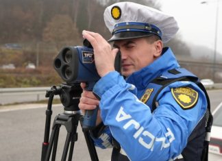 MUP KS se pohvalio s 10 novih mobilnih radara, mjere brzinu kretanja vozila na udaljenosti i do 1.200 metara Radar