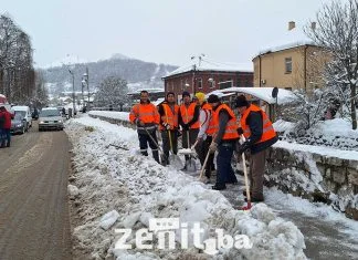 Građani i ALBA Zenica okončali današnju akciju čišćenja snijega (FOTO) Akcija čišćenja Snijega
