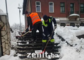 I danas zajednička akcija: Građani i ALBA Zenica čiste snijeg u naseljima Alba, čišćenje
