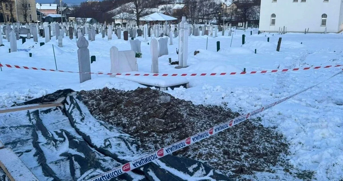 U mezaru u Kozarcu pronađena kost omotana žicom