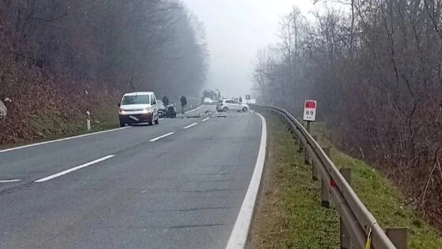 Zbog saobraćajne nesreće obustavljen saobraćaj na magistralnom putu M-17 Kosova – Maglaj