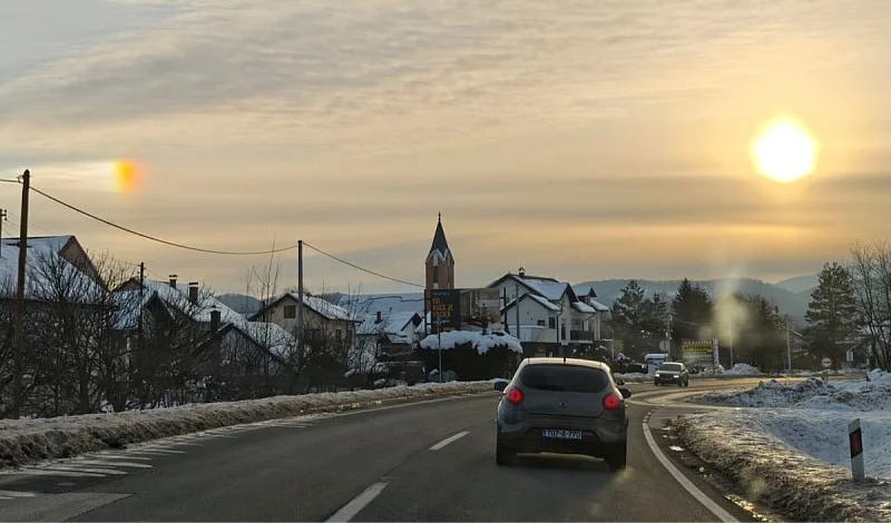 Kod Žepča snimljen prirodni fenomen: “Lažno sunce” stvorilo neobičan prizor