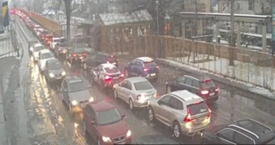 Duge kolone na većini graničnih prelaza na izlazu iz BiH