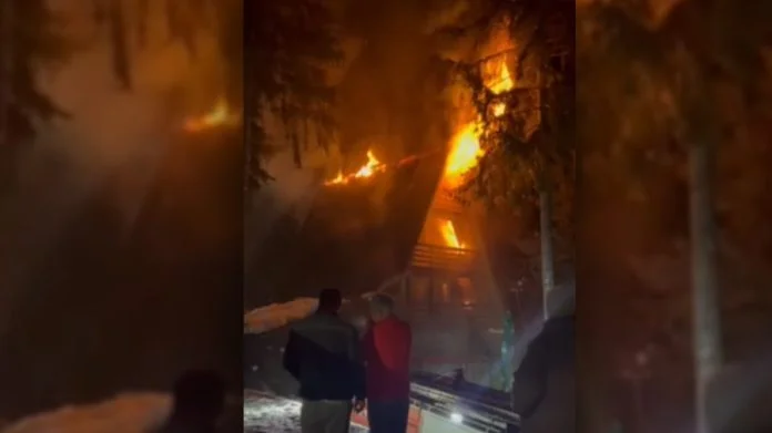 Gori Vikendica Na Vlasicu