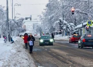 Snijeg, Pješaci