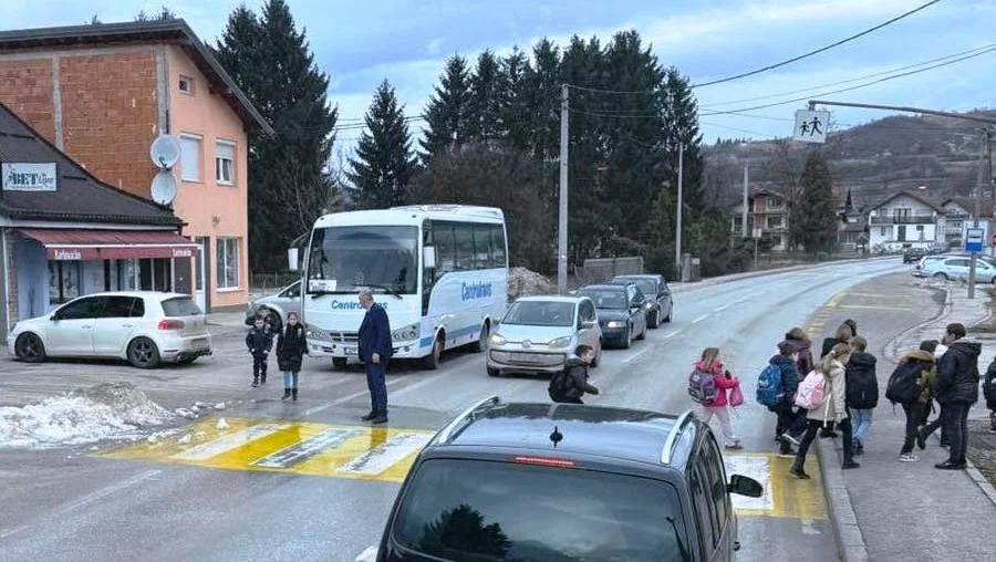 Vozač Centrotransa iz Fojnice čuva djecu i nakon što izađu iz autobusa