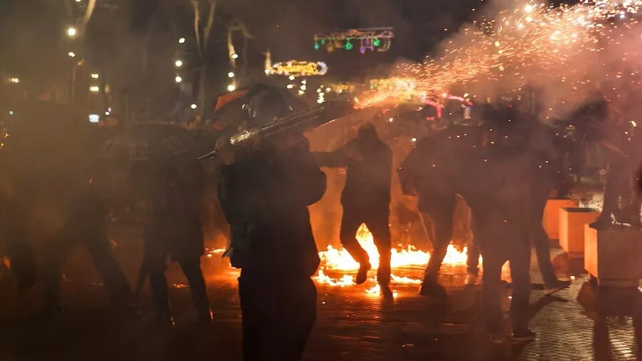 Haos u glavnom gradu Albanije: Protesti protiv vlade pretvoreni u nasilje