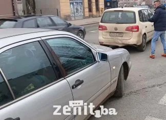 Saobraćajna nesreća u ulici Travnička, jedna osoba povrijeđena (FOTO) Saobraćajna U Travničkoj