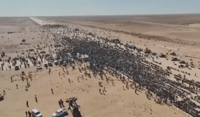 Hiljade ljudi prisustvovalo dženazi sina Muamera Gaddafija koji je ubijen u dvorištu kuće