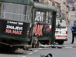 Tramvaj U Sarajevu Iskocio Iz Sina