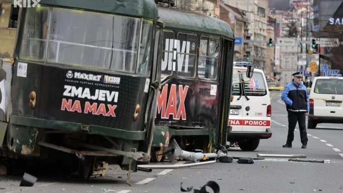 Tramvaj U Sarajevu Iskocio Iz Sina