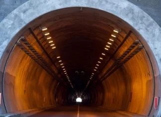 Saobraćajna nezgoda u tunelu Karaula, učestvovala dva teretna motorna vozila Tunel Karaula