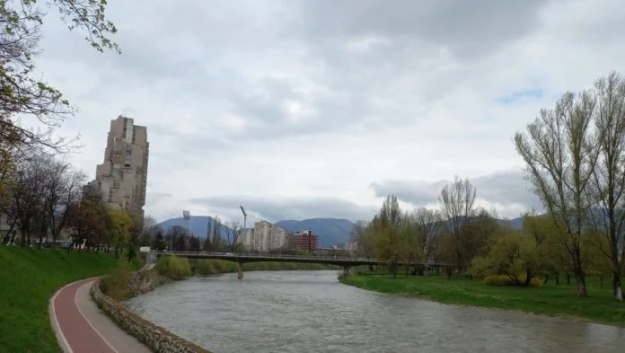 Oblačno Vrijeme, Zenica