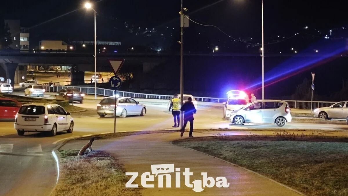 Automobil udario pješaka na kružnom toku kod Crkvica, saobraćaj otežan Foto: Zenit.ba