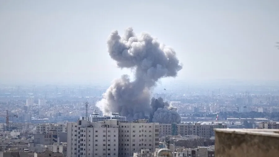 Izrael pokrenuo nove napade na iransku infrastrukturu