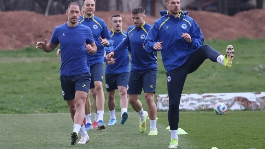 Nogometaši BiH trenirali u Butmiru za predstojeći susret polufinala baraža