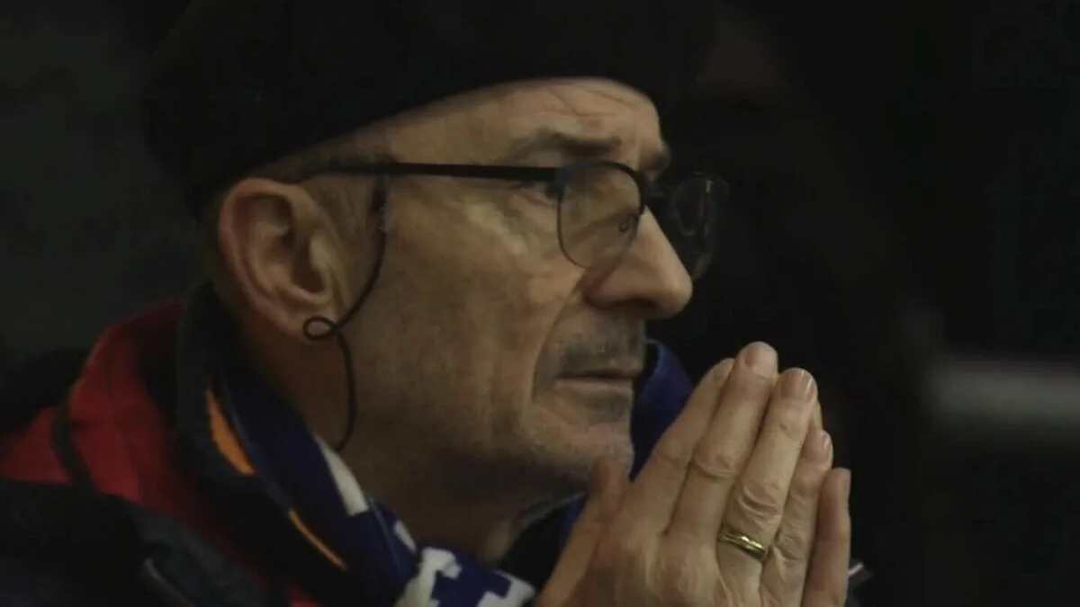 Fotografija koja će ostati zapisana: Otkriveno ko je dedo koji je dovio za Zmajeve