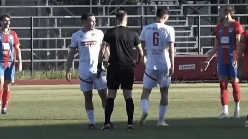 Navijači Borca veličali ratnog zločinca, nogometaš Sloge zatražio prekid utakmice