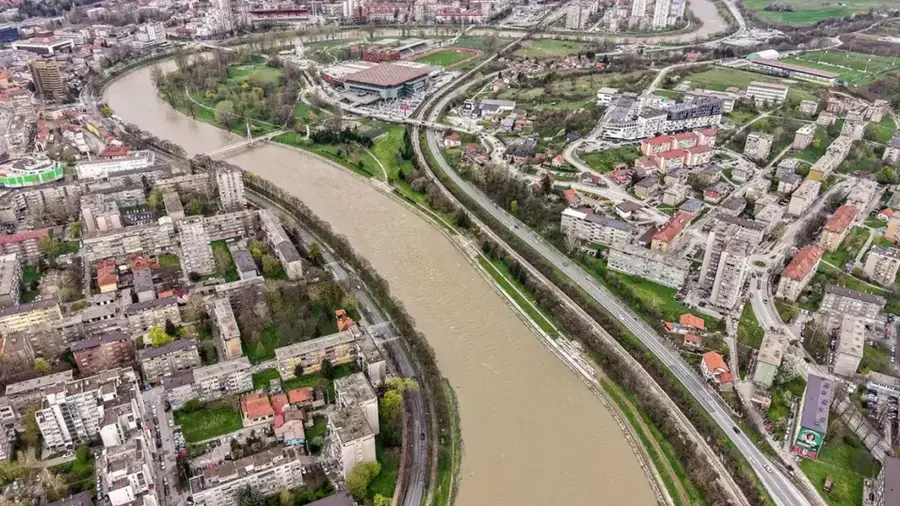 Nagli porast rijeke Bosne, izdato upozorenje: “Poseban oprez na području Doboja i nizvodno”
