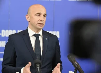 Pivić nakon slanja radnika Željezare kućama: Nikšić i Lakić šute, ponestalo im je ideja