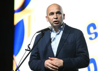 Premijer Pivić na svečanosti povodom dana OŠ “Vladimir Nazor” Zenica: Planirano ulaganje u zeničke škole vrijedno preko 5 miliona KM (FOTO)