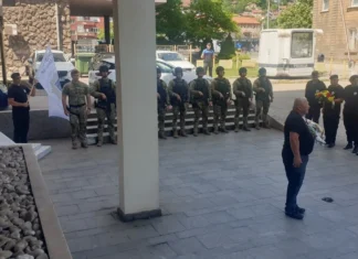 Ministar Vračo i komesar Gazić odali počast poginulim pripadnicima Odreda policije “Manevar” SJB Zenica