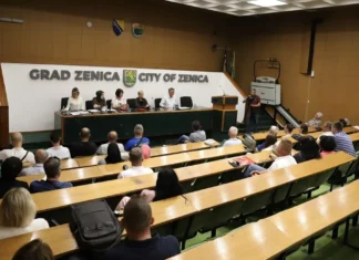 Potpisani ugovori sa predstavnicima nevladinih organizacija: 118.500,00 KM za nove projekte u Zenici (FOTO)