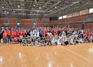Mladi košarkaši OKK Čelik osvojili titulu i izborili finale državnog prvenstva (FOTO)
